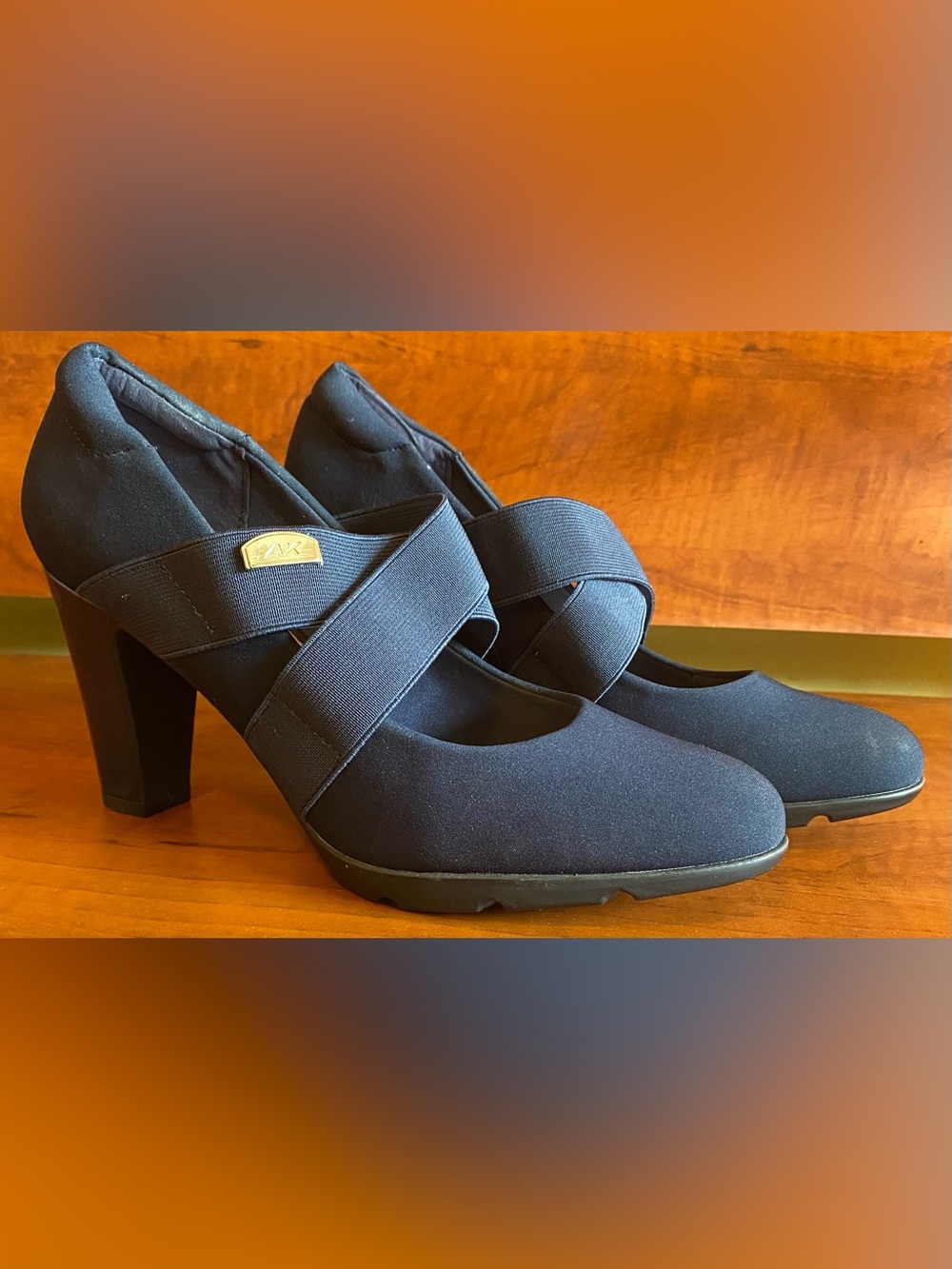 Anne Klein Navy Blue Cross-Strap Sport Style Hee. Size 9. 3 1/2” heel.
